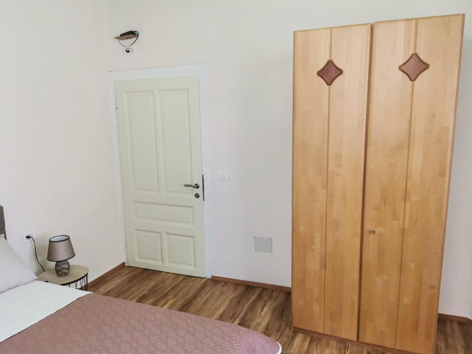 Gm Tirana Hostel エクステリア 写真