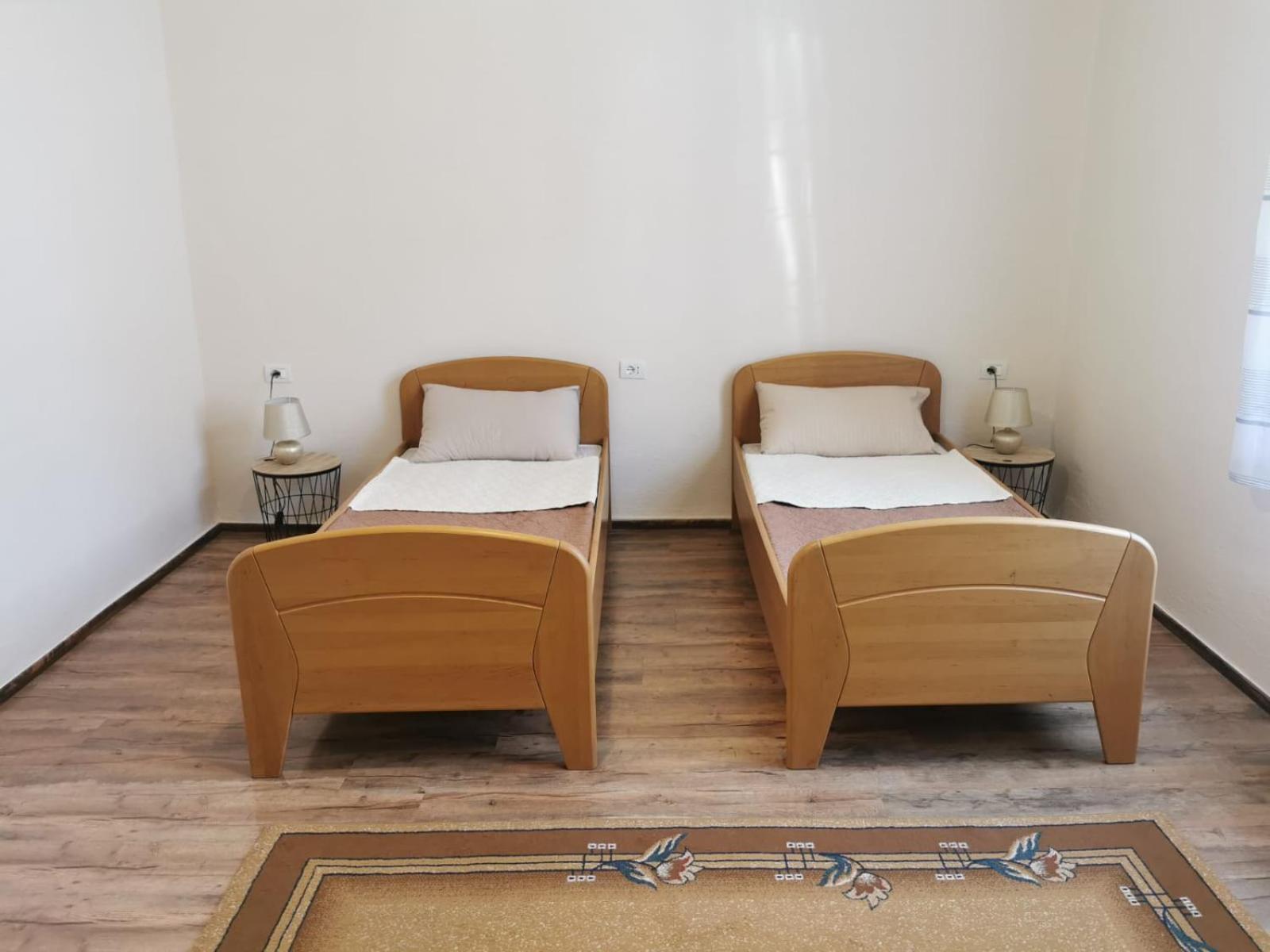 Gm Tirana Hostel エクステリア 写真