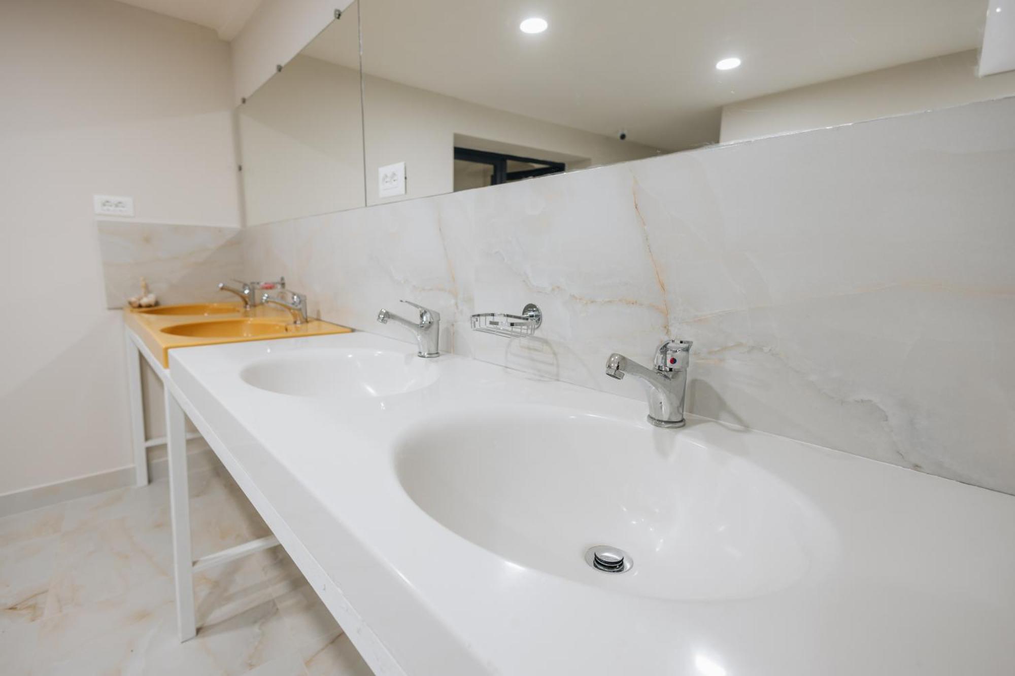 Gm Tirana Hostel エクステリア 写真