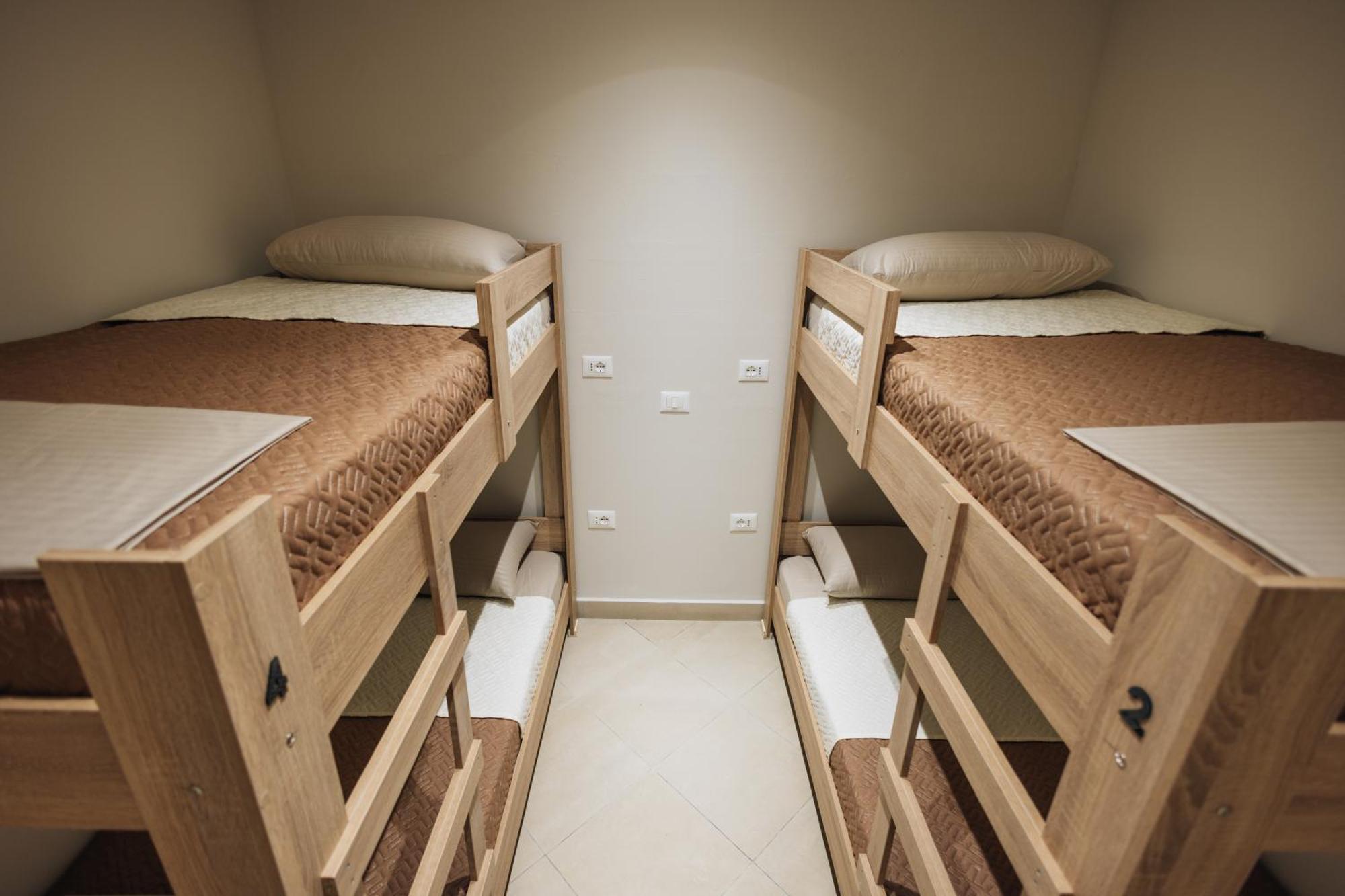 Gm Tirana Hostel エクステリア 写真
